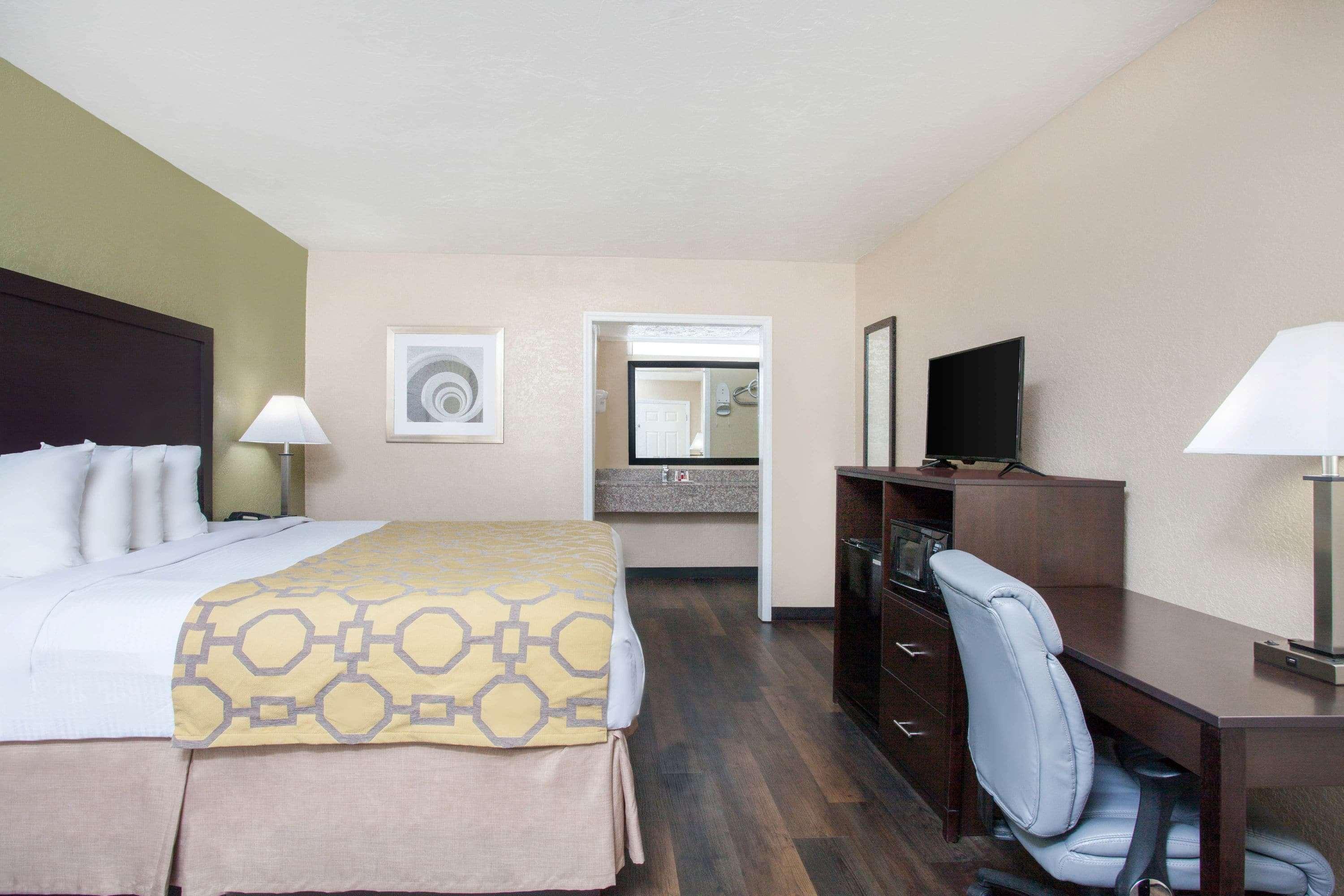 Baymont By Wyndham Lake City Exterior foto